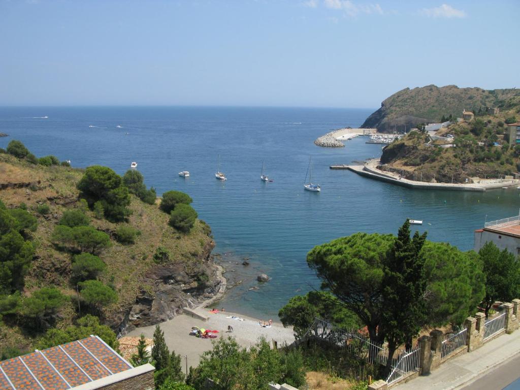 Hostal Portbou Exteriér fotografie