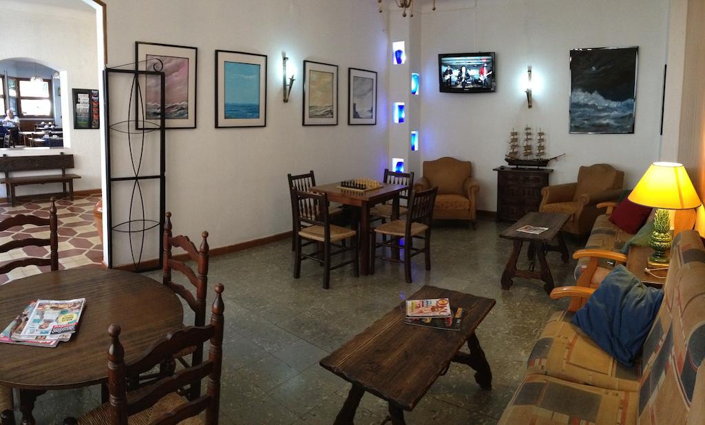 Hostal Portbou Exteriér fotografie