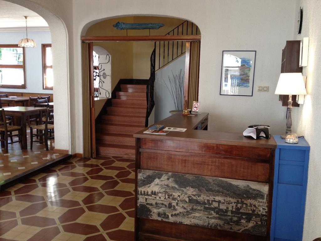 Hostal Portbou Exteriér fotografie
