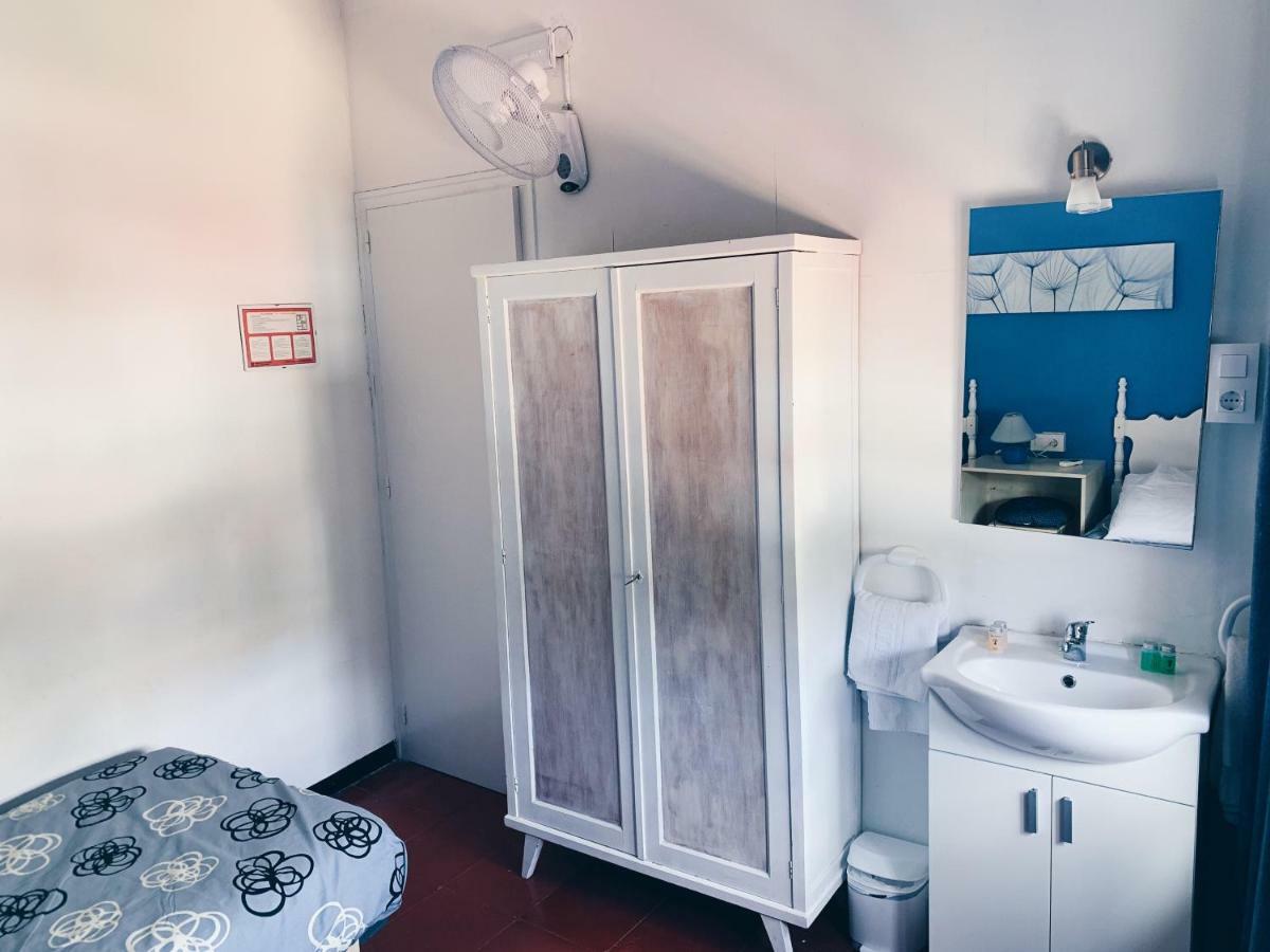 Hostal Portbou Exteriér fotografie